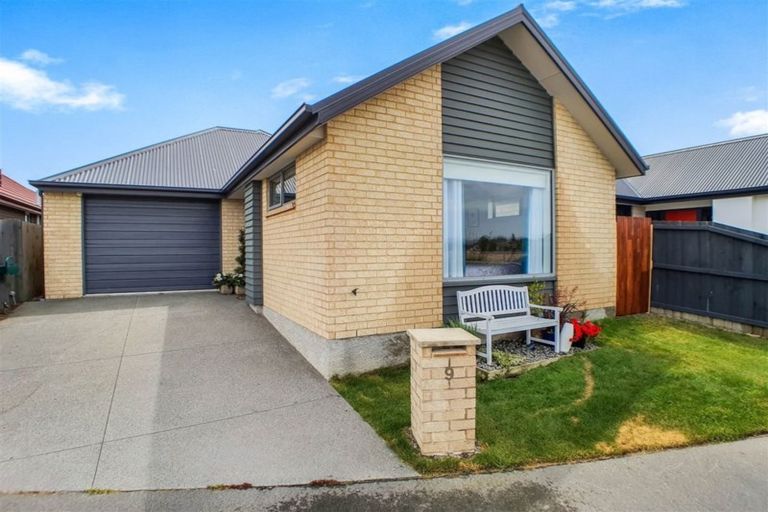 Photo of property in 9 Tangy Loch Lane, Broomfield, Christchurch, 8042