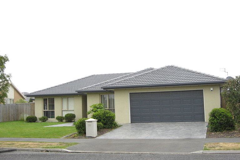 Photo of property in 37 Amoka Crescent, Parklands, Christchurch, 8083