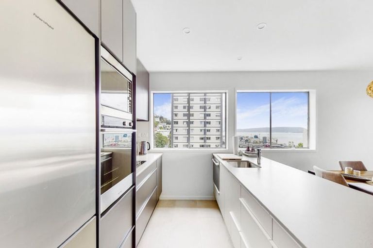 Photo of property in Grosvenor Flats, 19 Cottleville Terrace, Thorndon, Wellington, 6011