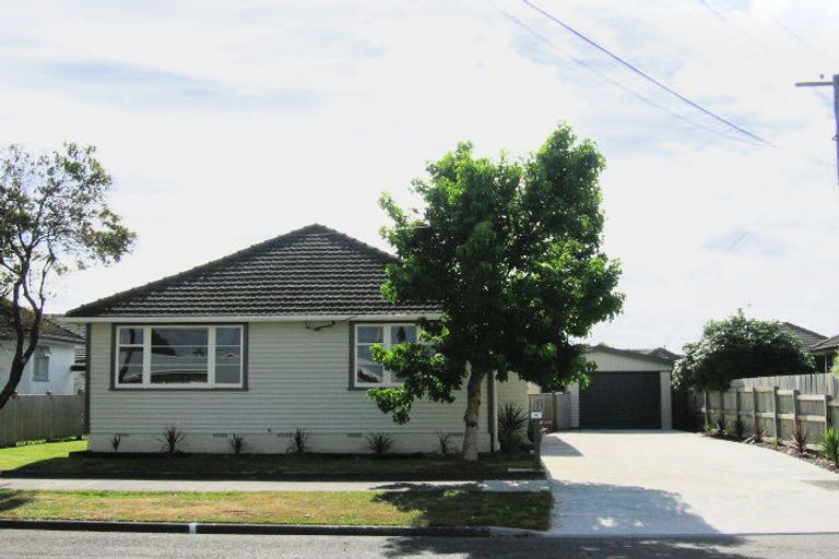 Photo of property in 18 Sandford Street, Trentham, Upper Hutt, 5018