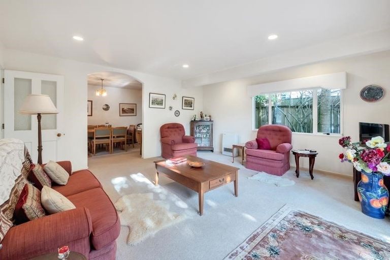 Photo of property in 1 William Bond Street, Stanley Point, Auckland, 0624