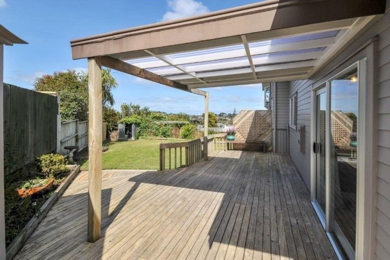 Photo of property in 4 Cassia Place, Sunnynook, Auckland, 0620
