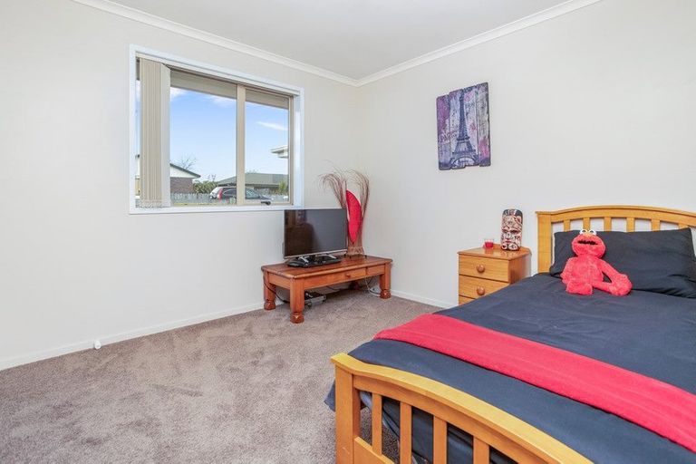 Photo of property in 13 O'sullivan Place, Waiuku, 2123