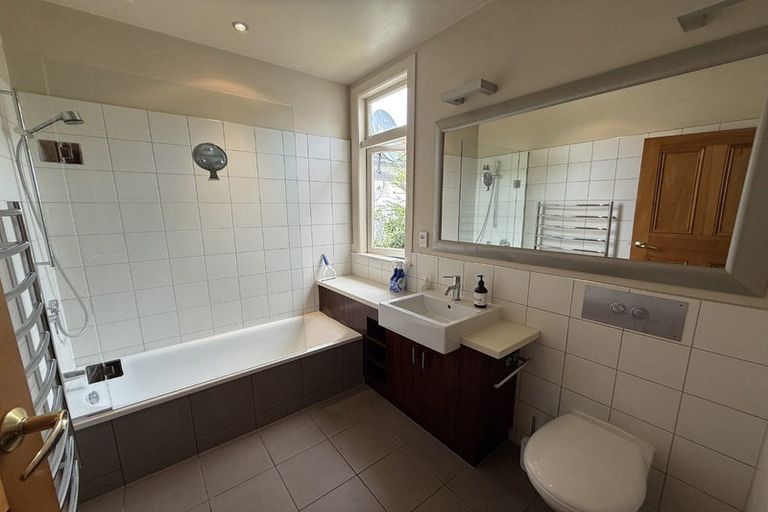 Photo of property in 24 Harbour View Road, Northland, Wellington, 6012