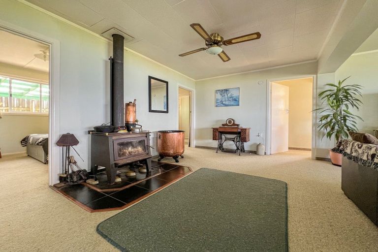 Photo of property in 1e Te Kaha Church Road, Te Kaha, Opotiki, 3199