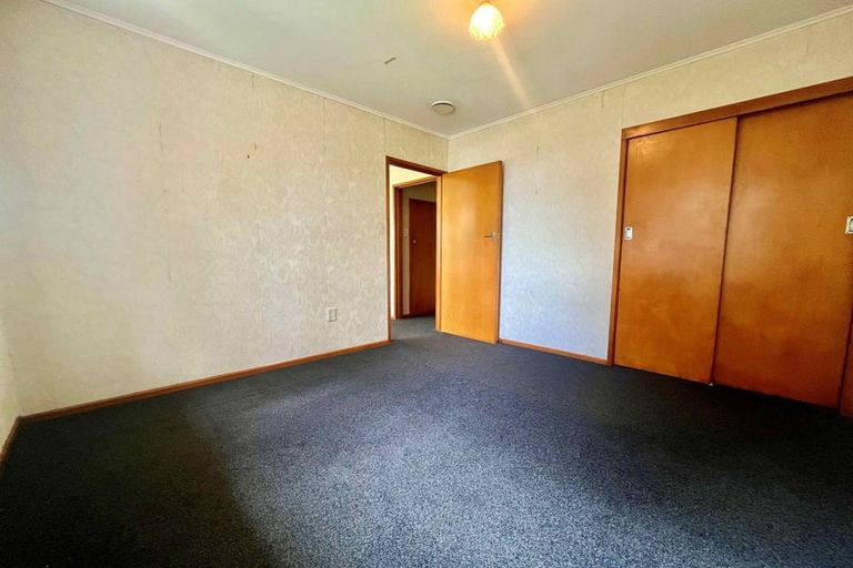 Photo of property in 3/77 Royal View Road, Te Atatu South, Auckland, 0610