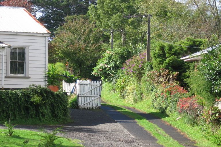 Photo of property in 1/36 Millbrook Road, Henderson, Auckland, 0612