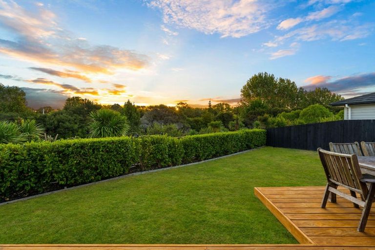 Photo of property in 13 Vogwill Road, Kumeu, 0810