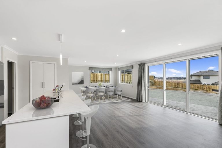 Photo of property in 10 Schooner Drive, Whitby, Porirua, 5024