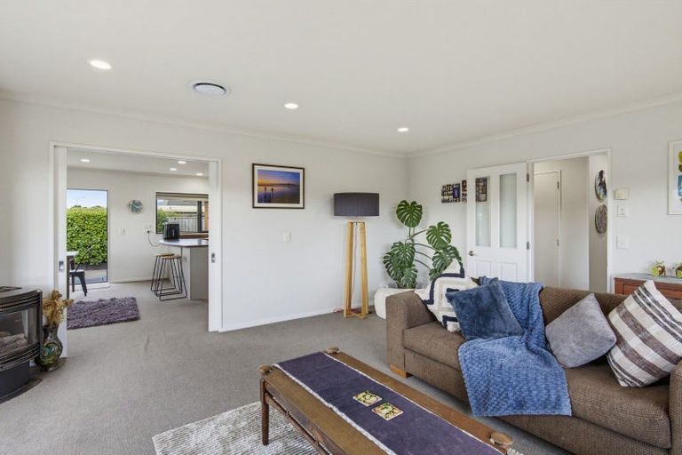 Photo of property in 20 Gandalf Crescent, Paraparaumu, 5032