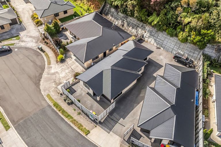 Photo of property in 8a Frederick Place, Whalers Gate, New Plymouth, 4310