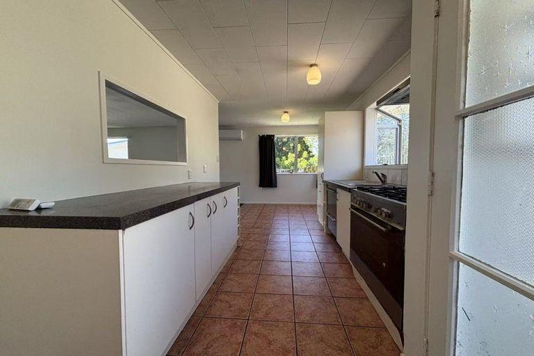 Photo of property in 10 Glenfinn Place, Massey, Auckland, 0614
