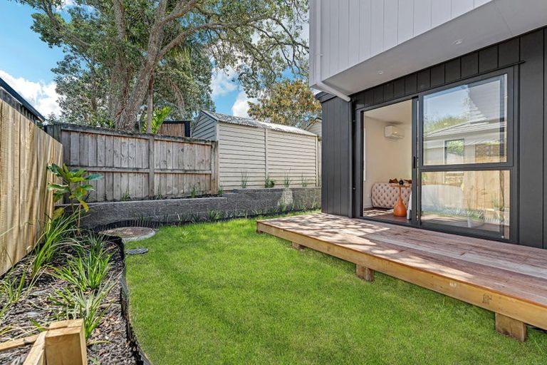 Photo of property in 21b County Road, Torbay, Auckland, 0630