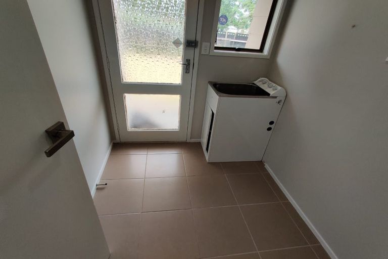 Photo of property in 3 Crestlands Place, Papakura, 2110