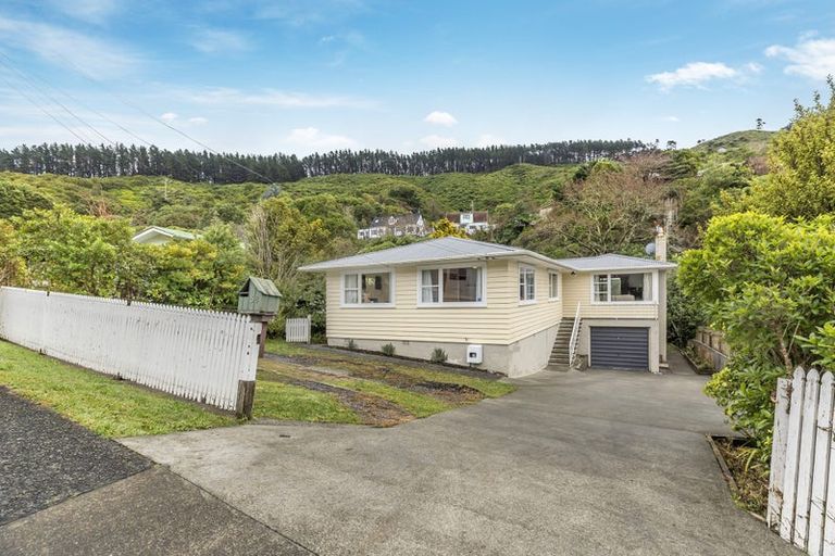 Photo of property in 58 Chester Road, Tawa, Wellington, 5028
