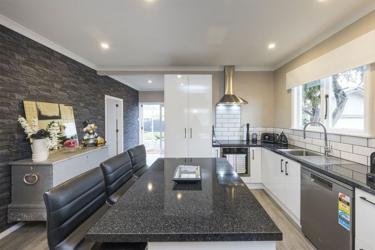 Photo of property in 5 Wood Street, Takaro, Palmerston North, 4410