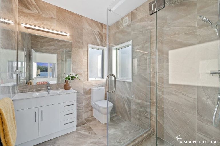 Photo of property in 208a Henderson Valley Road, Henderson, Auckland, 0612