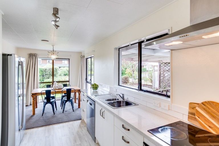 Photo of property in 36 James Cook Street, Havelock North, 4130