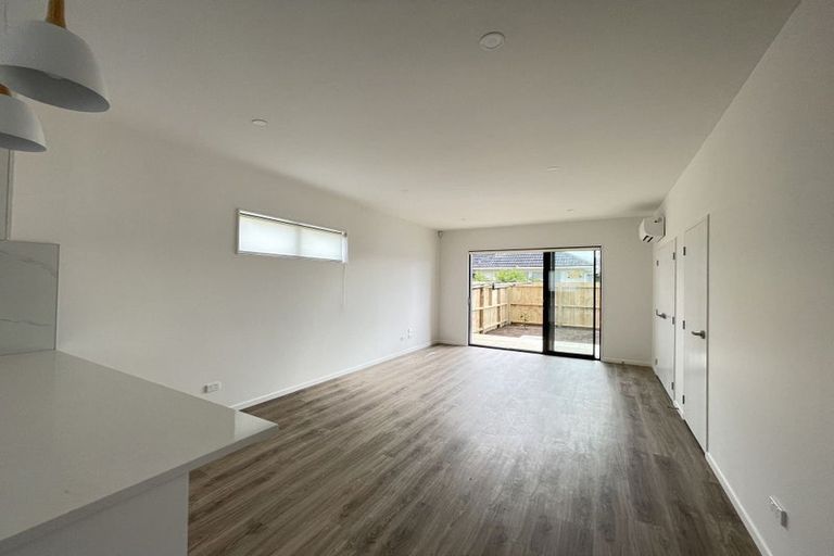 Photo of property in 11e Mawney Road, Henderson, Auckland, 0610