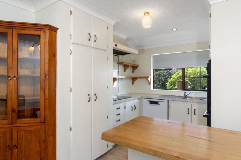 Photo of property in 2a Johnston Place, Welcome Bay, Tauranga, 3112