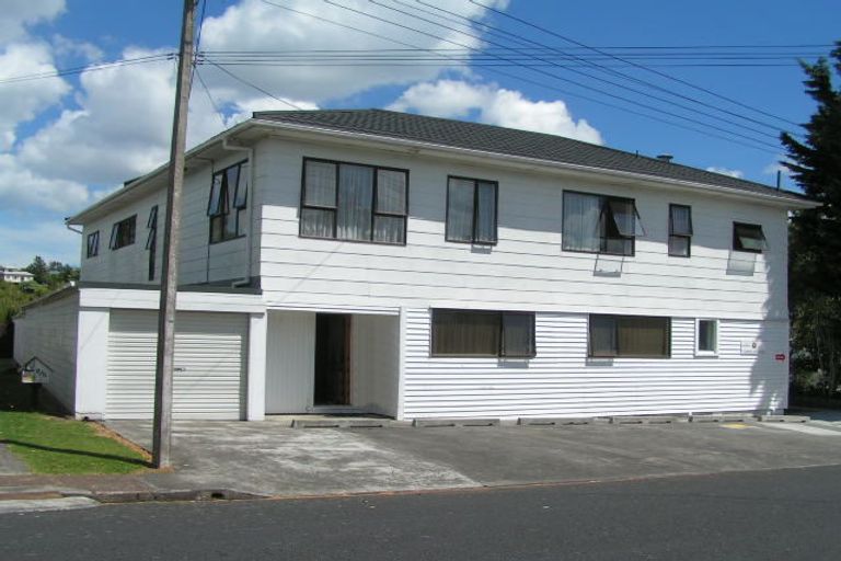 Photo of property in 1 Nelson Avenue, Northcote Point, Auckland, 0627