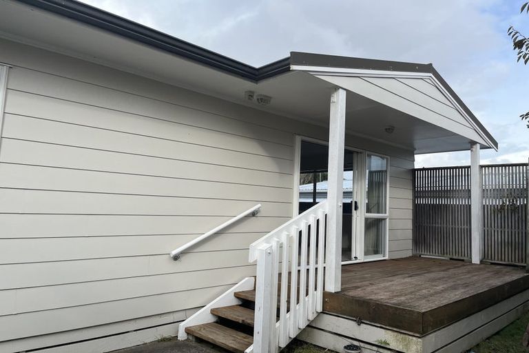 Photo of property in 33 Durham Street, Te Atatu Peninsula, Auckland, 0610