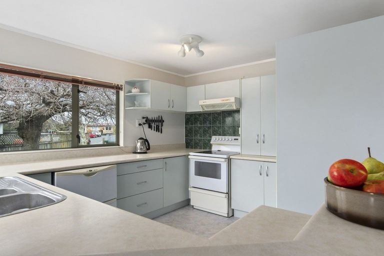 Photo of property in 15a Sinclair Street, Greerton, Tauranga, 3112