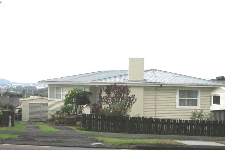 Photo of property in 4333 Great North Road, Glendene, Auckland, 0602