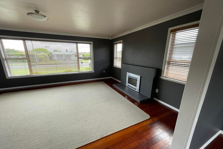 Photo of property in 23 Edwards Place, Terrace End, Palmerston North, 4410