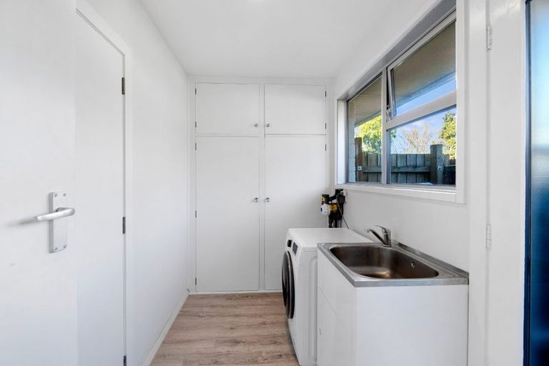 Photo of property in 1/86 Avonhead Road, Avonhead, Christchurch, 8042