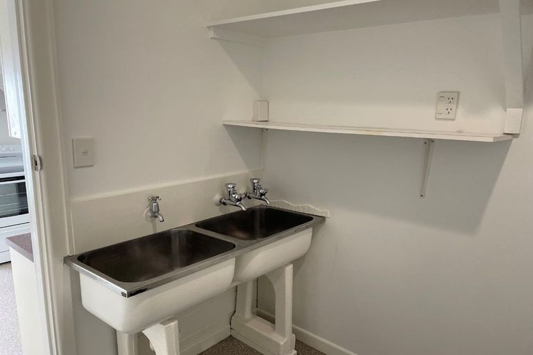 Photo of property in 1/18 Ocean View Road, Milford, Auckland, 0620