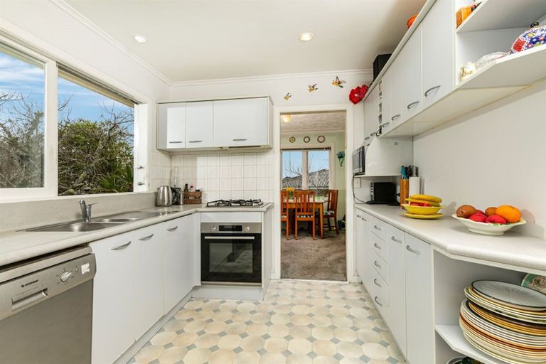 Photo of property in 22 Brandon Road, Glen Eden, Auckland, 0602