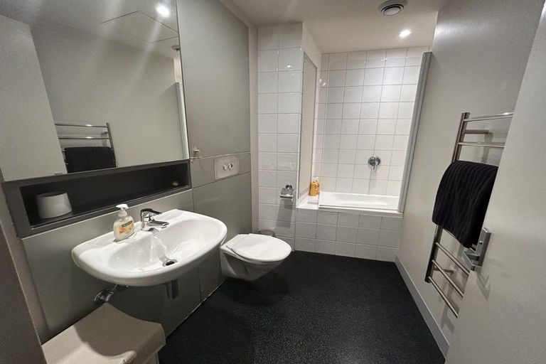 Photo of property in Gerondis Bldg Apartments, 408/60 Willis Street, Wellington Central, Wellington, 6011