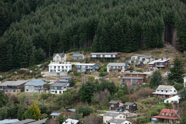 Photo of property in 38 Dart Place, Fernhill, Queenstown, 9300