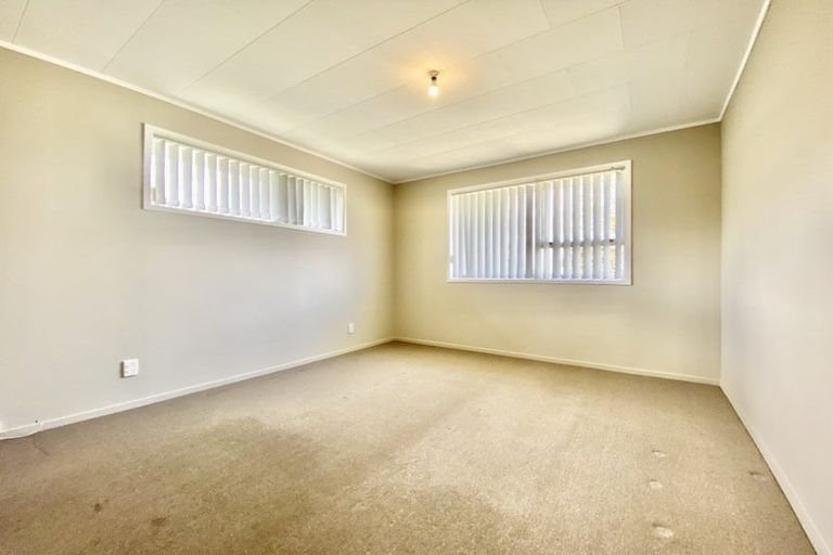Photo of property in 37 Alabaster Drive, Papatoetoe, Auckland, 2025