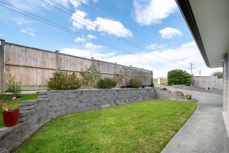 Photo of property in 98 Tapu Road, Huapai, Kumeu, 0810