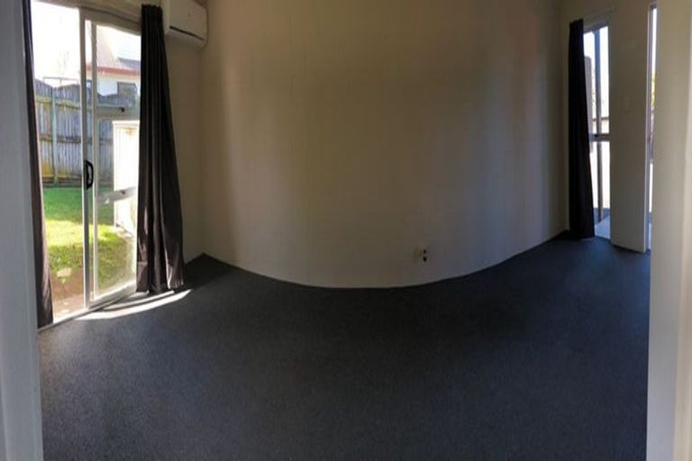 Photo of property in 2/21a Landscape Road, Papatoetoe, Auckland, 2025