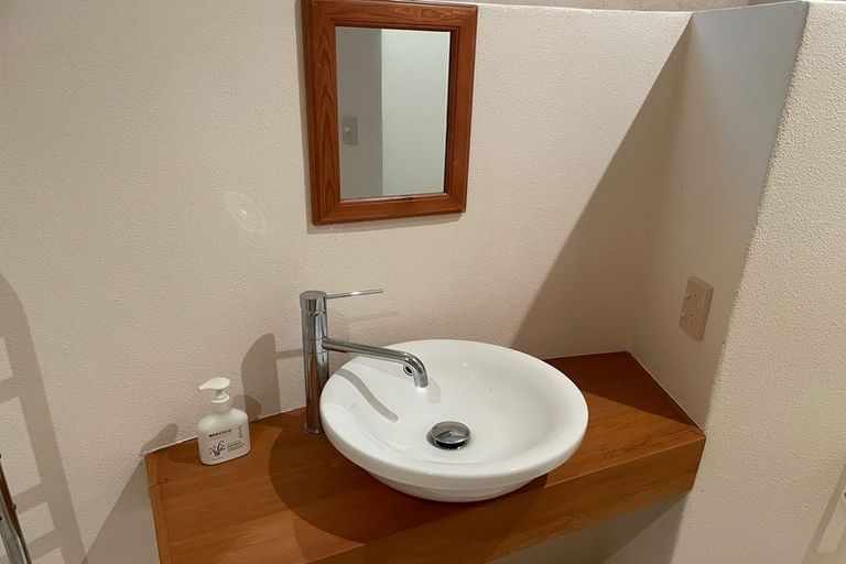 Photo of property in 1/3 Portal Place, Murrays Bay, Auckland, 0630