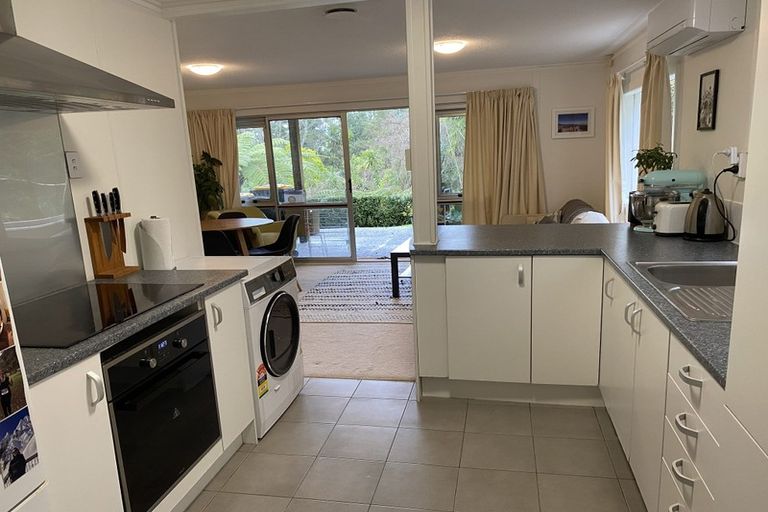 Photo of property in 22 James Evans Drive, Northcote, Auckland, 0627