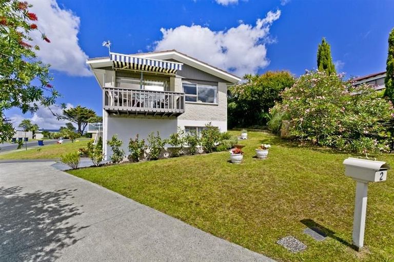 Photo of property in 1/2 Morice Place, Torbay, Auckland, 0630
