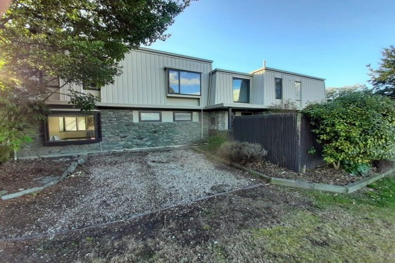 Photo of property in 64 Oregon Drive, Kelvin Heights, Queenstown, 9300