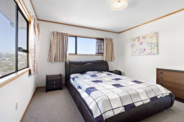 Photo of property in 17 Montclair Rise, Browns Bay, Auckland, 0630