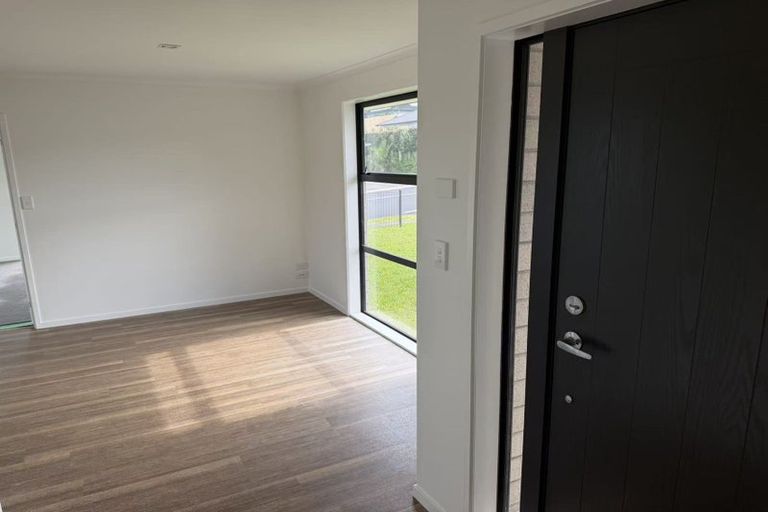 Photo of property in 15 Grapnel Street, Silverdale, 0932