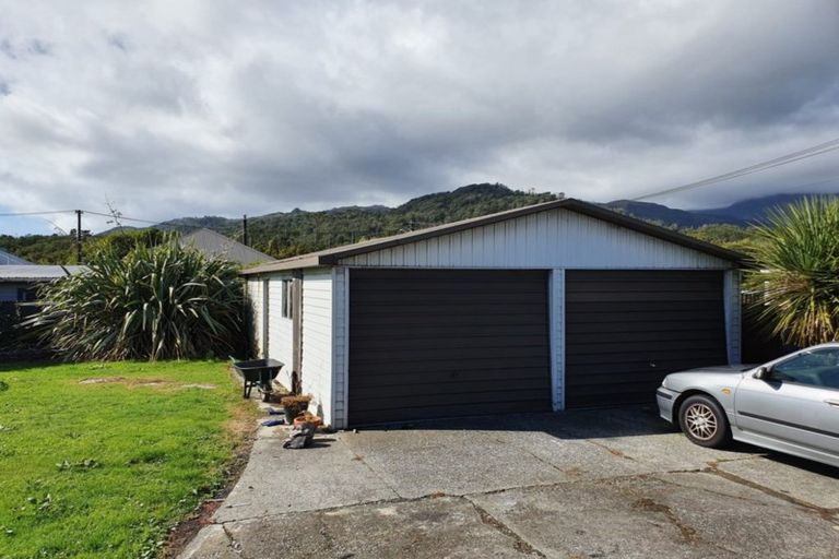 Photo of property in 32 Inverness Street, Dunollie, Runanga, 7803