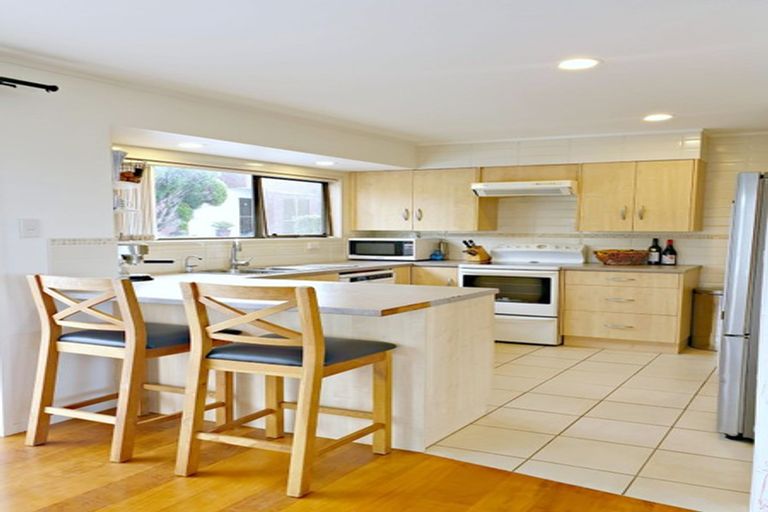 Photo of property in 1/105 John Downs Drive, Browns Bay, Auckland, 0630