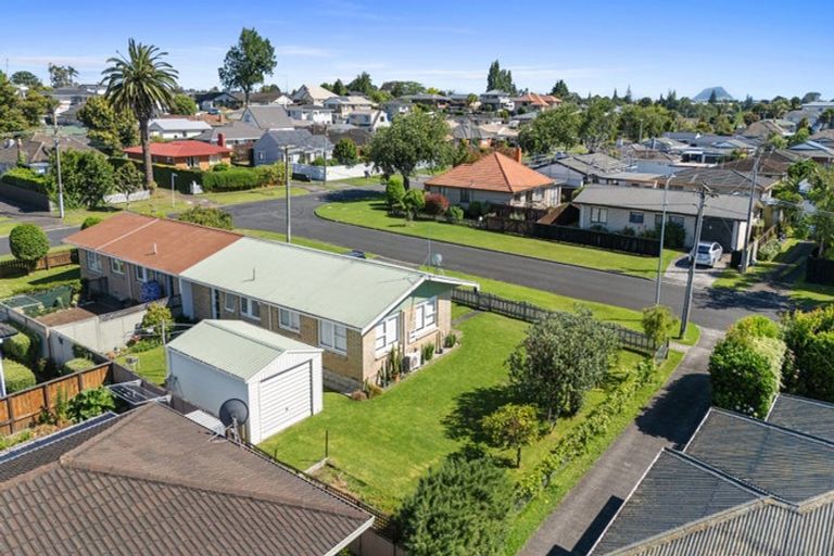 Photo of property in 3 Pemberton Crescent, Greerton, Tauranga, 3112