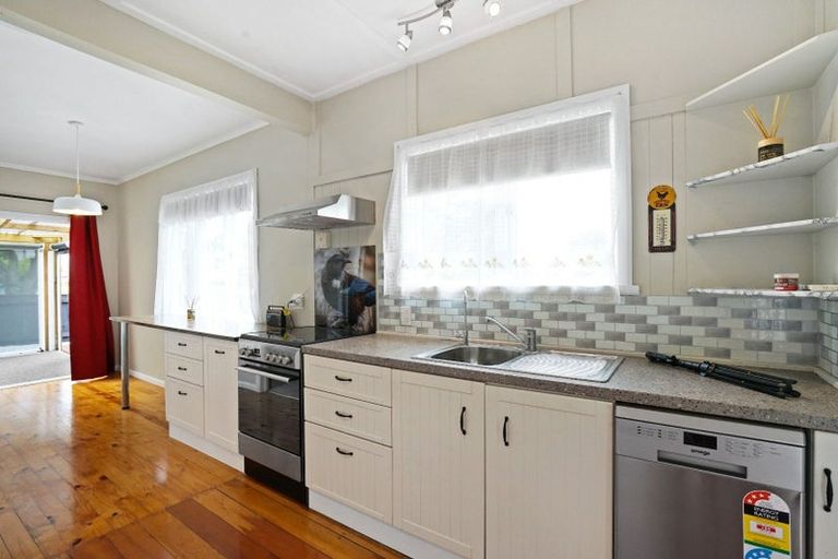 Photo of property in 3a Birdwood Road, Pukekohe, 2120