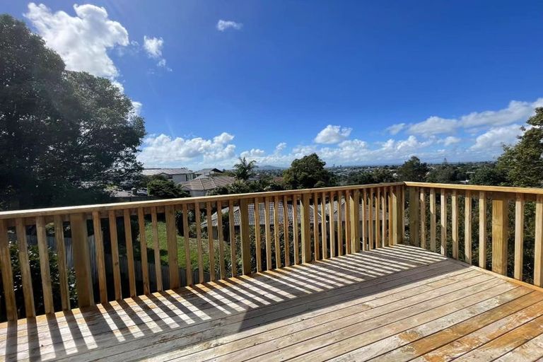Photo of property in 561b Glenfield Road, Glenfield, Auckland, 0629
