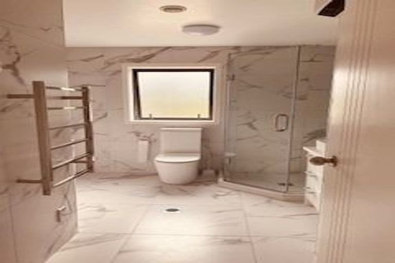 Photo of property in 47 Dale Crescent, Pakuranga, Auckland, 2010