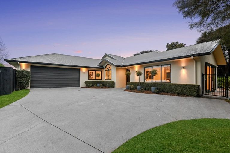 Photo of property in 12 Cabernet Close, Rototuna, Hamilton, 3210